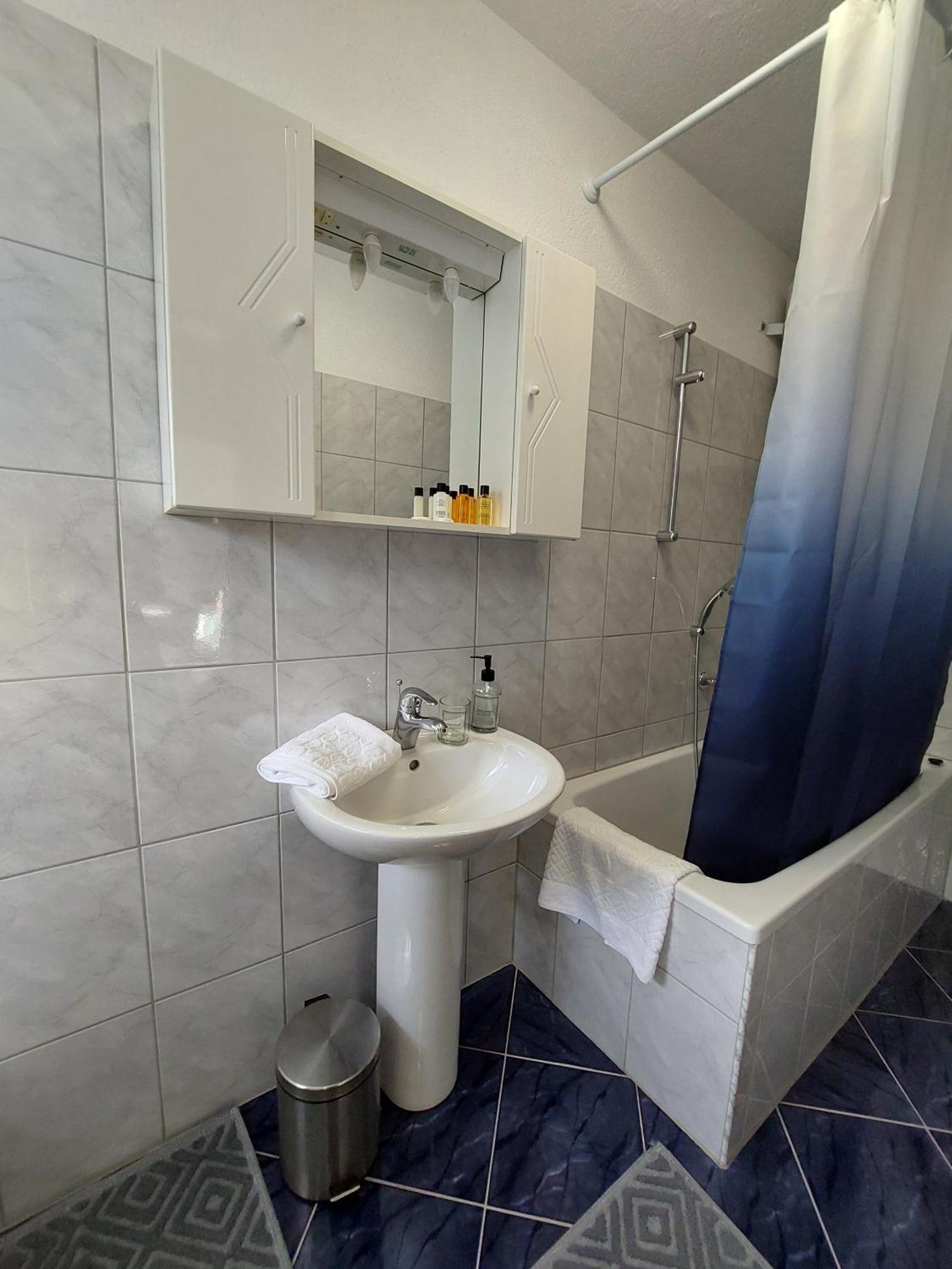 Kia Ora Apartment บีฮัช ภายนอก รูปภาพ