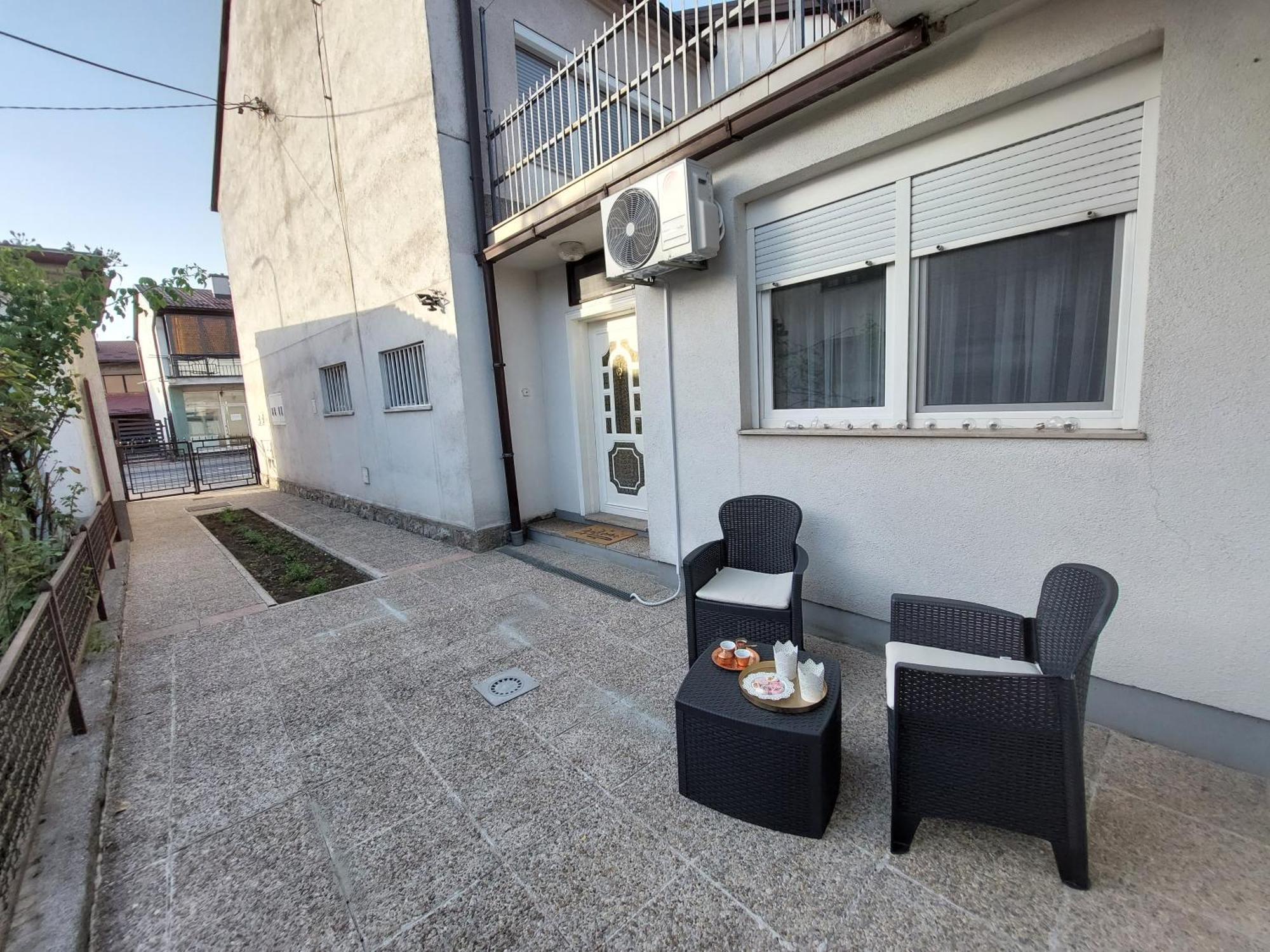 Kia Ora Apartment บีฮัช ภายนอก รูปภาพ